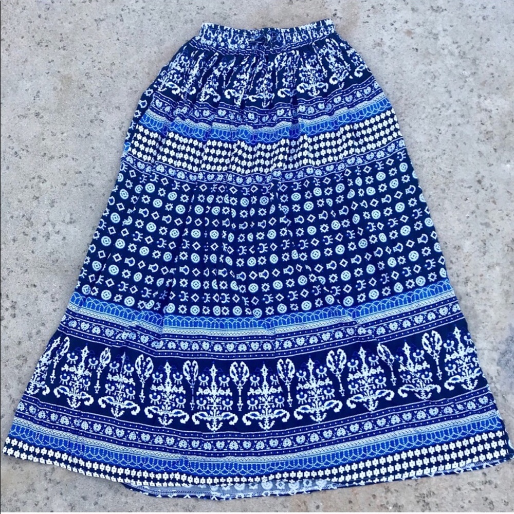 LF Maxi skirt size Small